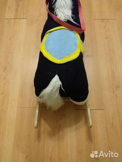 Детская лошадка качалка