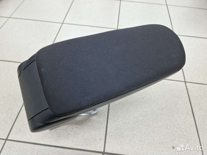 Подлокотник тёмный текстиль Audi A4 B6, Audi A4 B7
