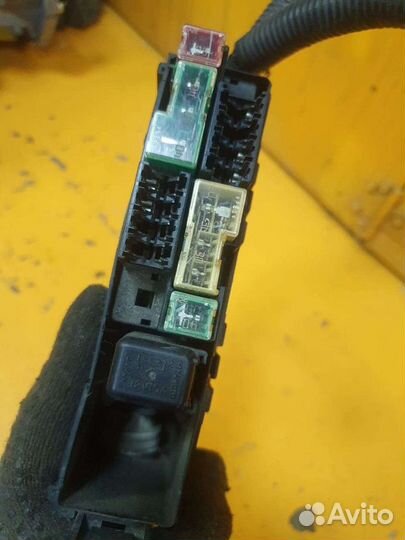 Блок предохранилей 1.5 HR15 DE HR15DE nissan нисса