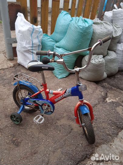 Детский велосипед 12ые колеса