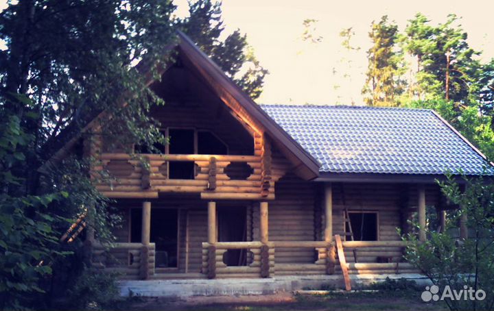 Оцилиндрованное бревно дома бани