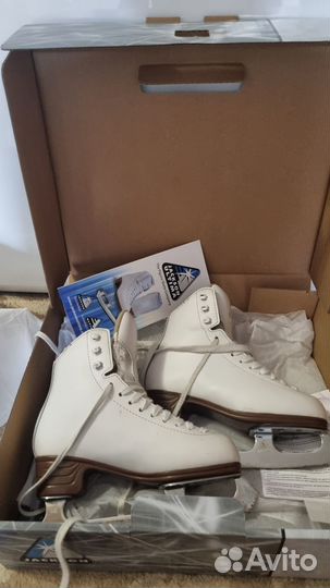 Фигурные коньки jackson