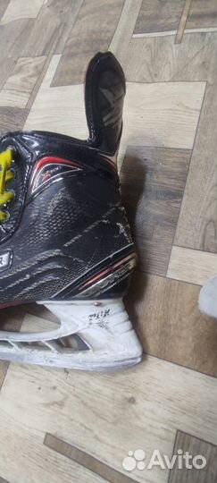 Коньки хоккейные