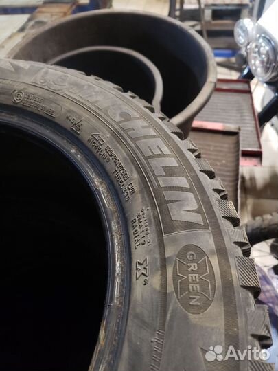 Michelin X-Ice North 3 215/55 R16 97T