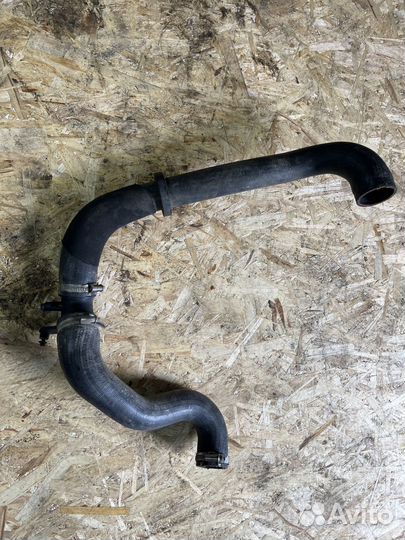 Патрубок интеркулера Land Rover Discovery