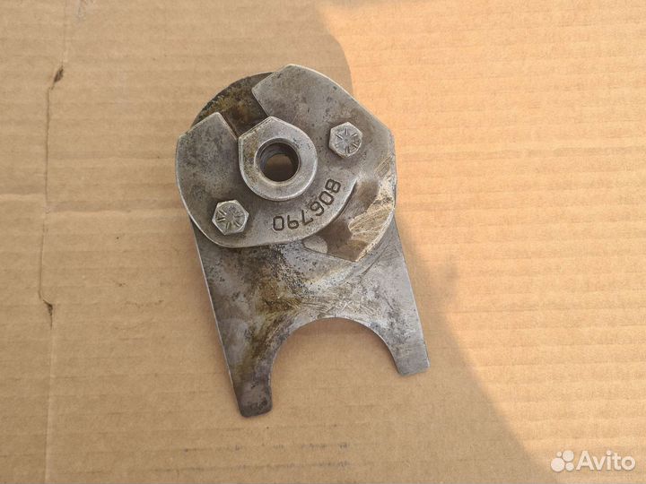 Mercruiser вилка