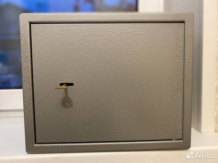 Сейф для денег и документов