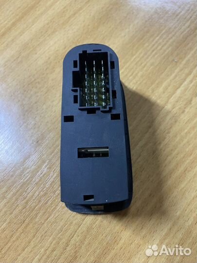 Блок кнопок стеклоподъемников даф 105