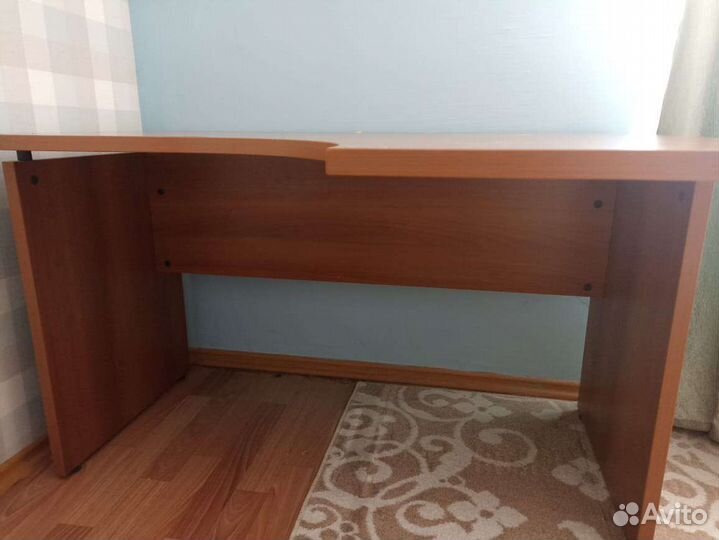 Стол офисный угловой