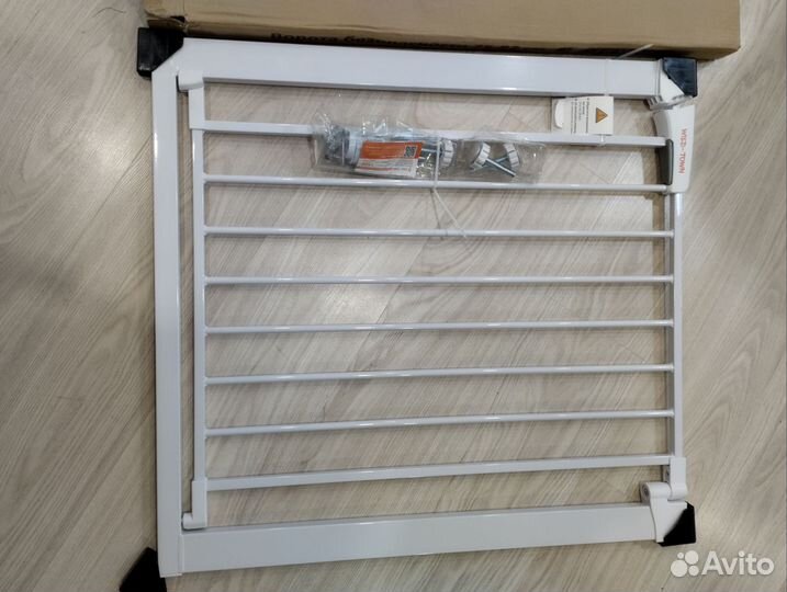 Защитный барьер калитка детский для лестниц