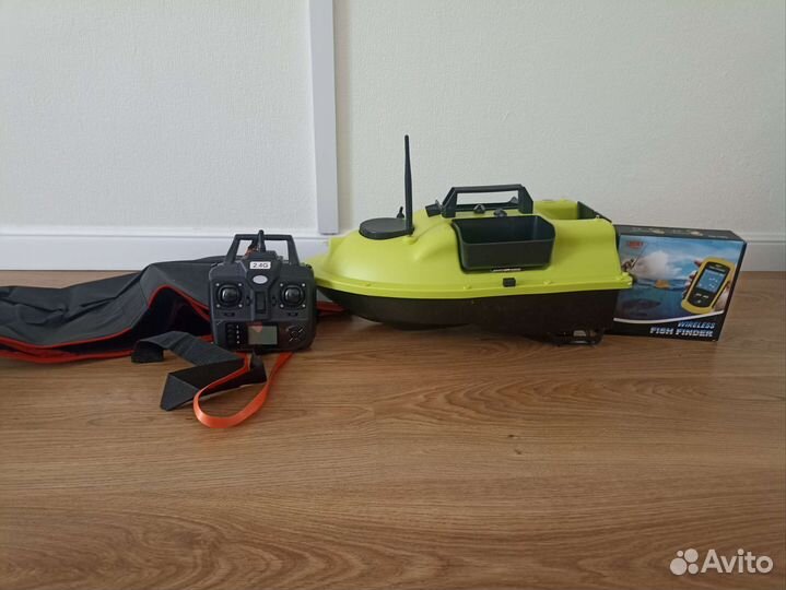 Прикормочный кораблик с gps и эхолотом