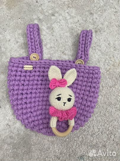 Вязаный карман для детской кровати