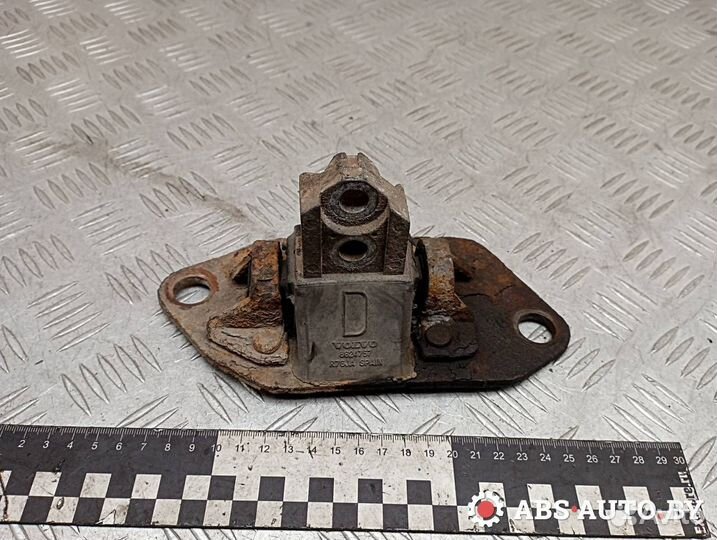 Подушка крепления двигателя Volvo XC90 2005