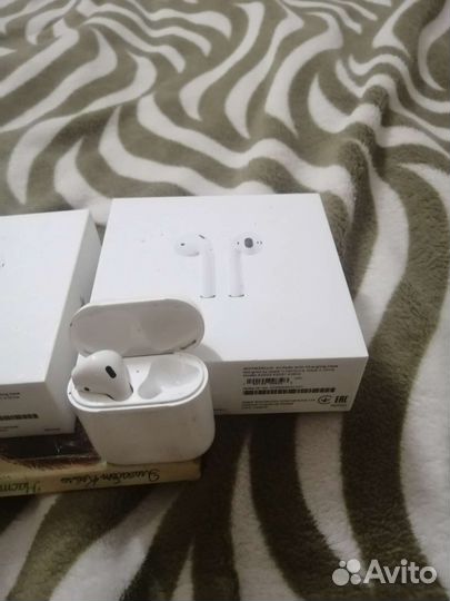 Беспроводные наушники apple airpods 1