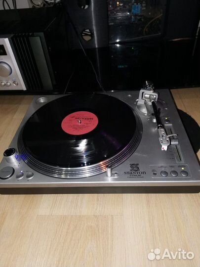 Проигрыватель винила stanton str8-80