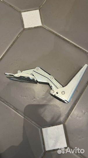 Петля для холодильника Electrolux Zanussi AEG