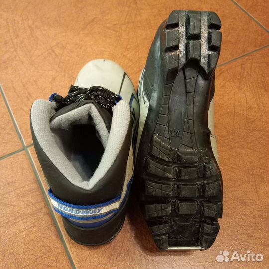 Ботинки лыжные 35 р