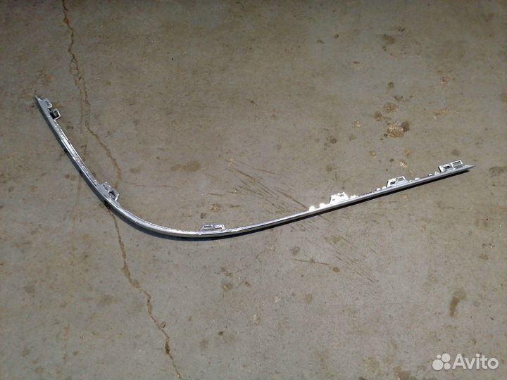 Задний левый молдинг бампера Фольксваген Пассат Б6