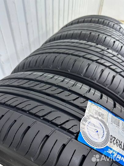 Triangle TR928 215/65 R15 100H