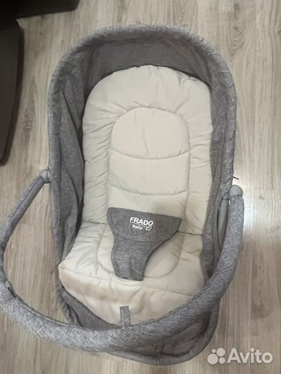 Шезлонг для новорожденных