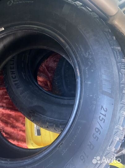 Michelin X-Ice North 4 215/65 R16 102T