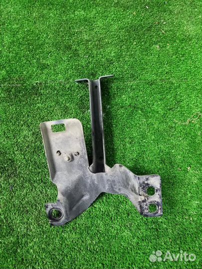 Кронштейн замка капота Mazda Mazda3 Mps BK L3VDT