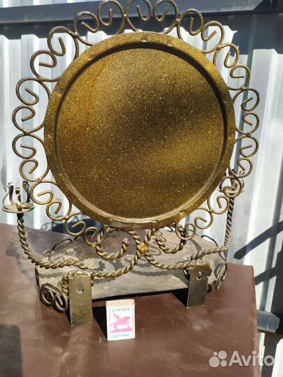 Железный подсвечник