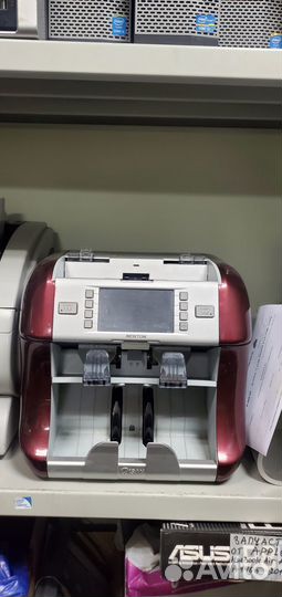 Счетчик банкнот Kisan Newton V (читает 200/2000)