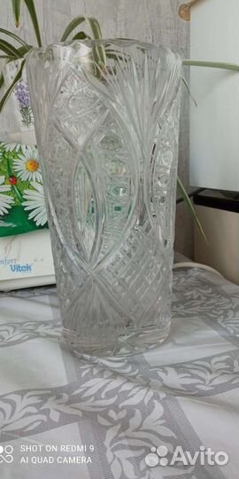 Большая хрустальная ваза для цветов
