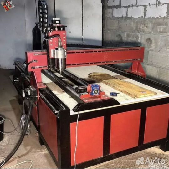 Фрезерный настольный станок по цветному металлу