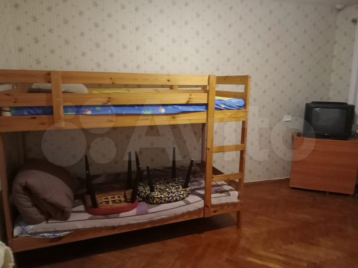 3-к. квартира, 60 м², 2/5 эт.