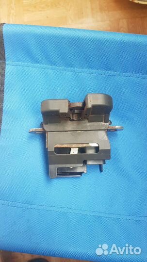 Замок багажника VW Golf 5 1K6827505C