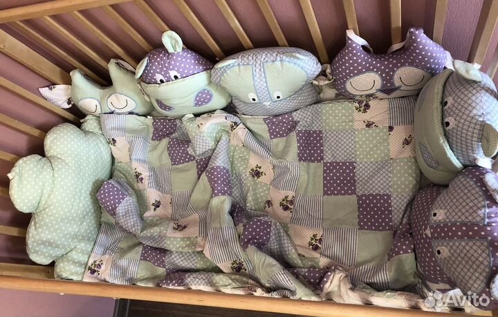 Бортики подушки в кроватку