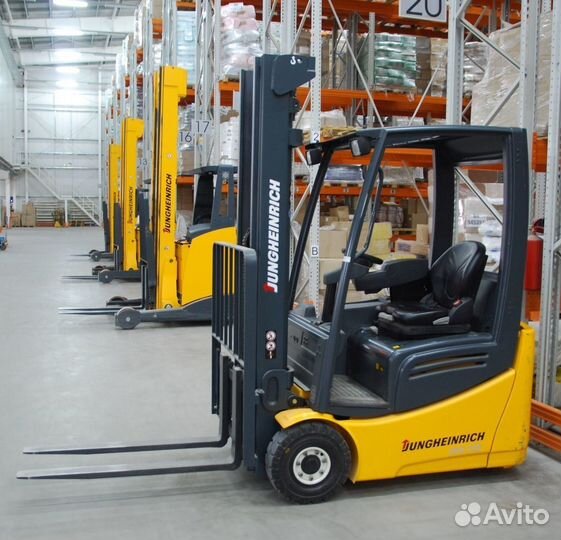 Водитель погрузчика-Комплектовщик в Москву