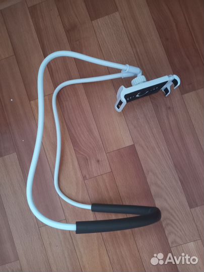 Подставка -держатель для телефона на шею