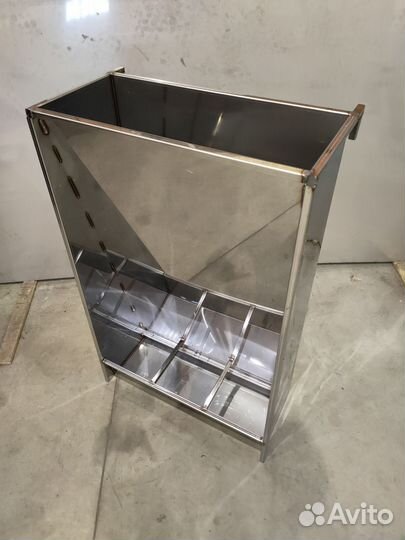 Кормушка для свиней (поросят)