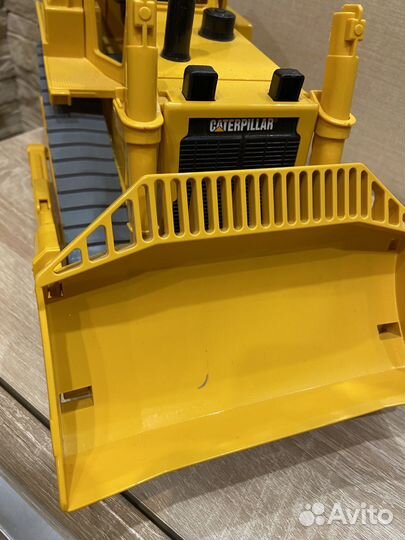 Bruder бульдозер