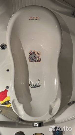 Детская ванночка для купания с подставкой