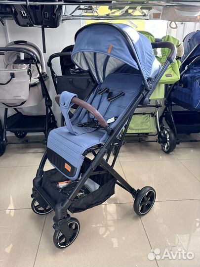 Коляска прогулочная
