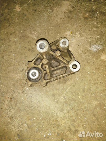 Кронштейн МКПП Форд