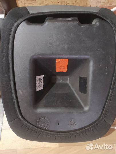 Детское кресло в машину