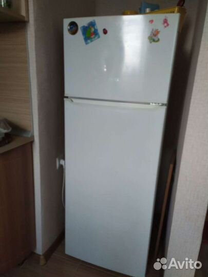 Холодильник Vestel