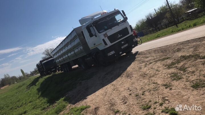 Грузоперевозки,шаланда,зерновозы