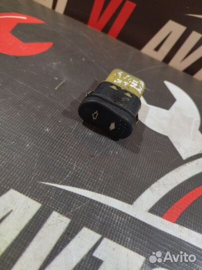 Кнопка стеклоподъемника Ford Focus 1