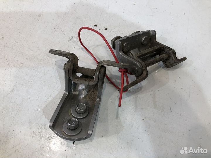 Петля двери перед зад Nissan Primera P12