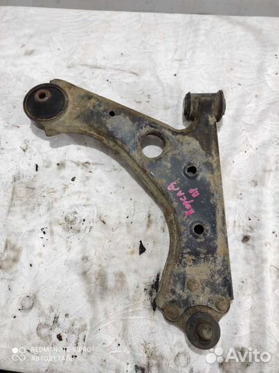 Передний правый рычаг Opel corsa d