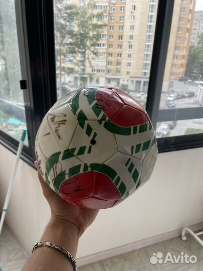 Футбольный мяч с росписью игроков Локомотива