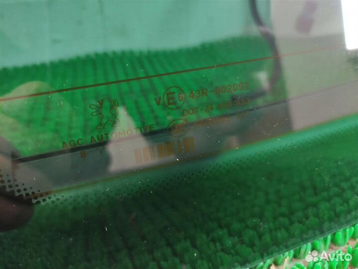 Стекло заднее Peugeot 308 (4E) 2008