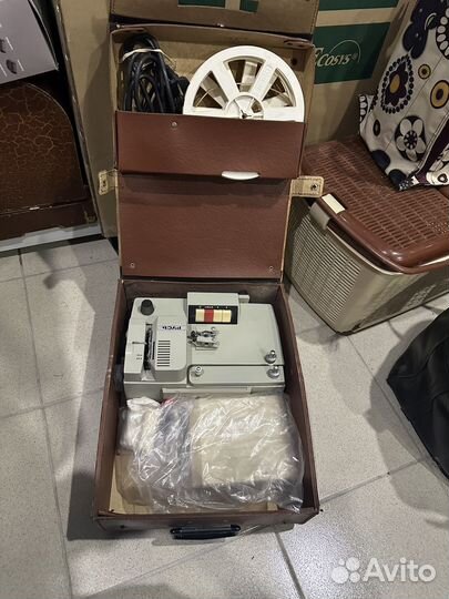 Кинопроектор Русь СССР + 3 кино плëнки