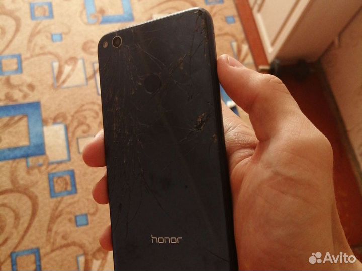 Телефон Huawei 8 a